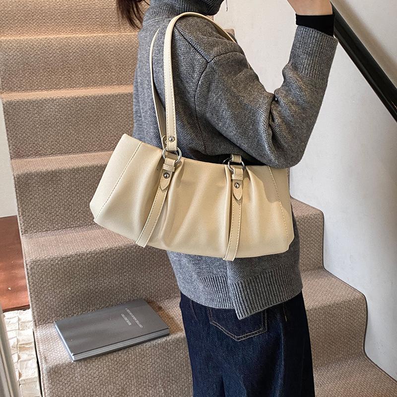 

Large capacity bag women s autumn and winter 2025 new retro niche messenger bag pleated shoulder work commuter bag 37*7*18 білий