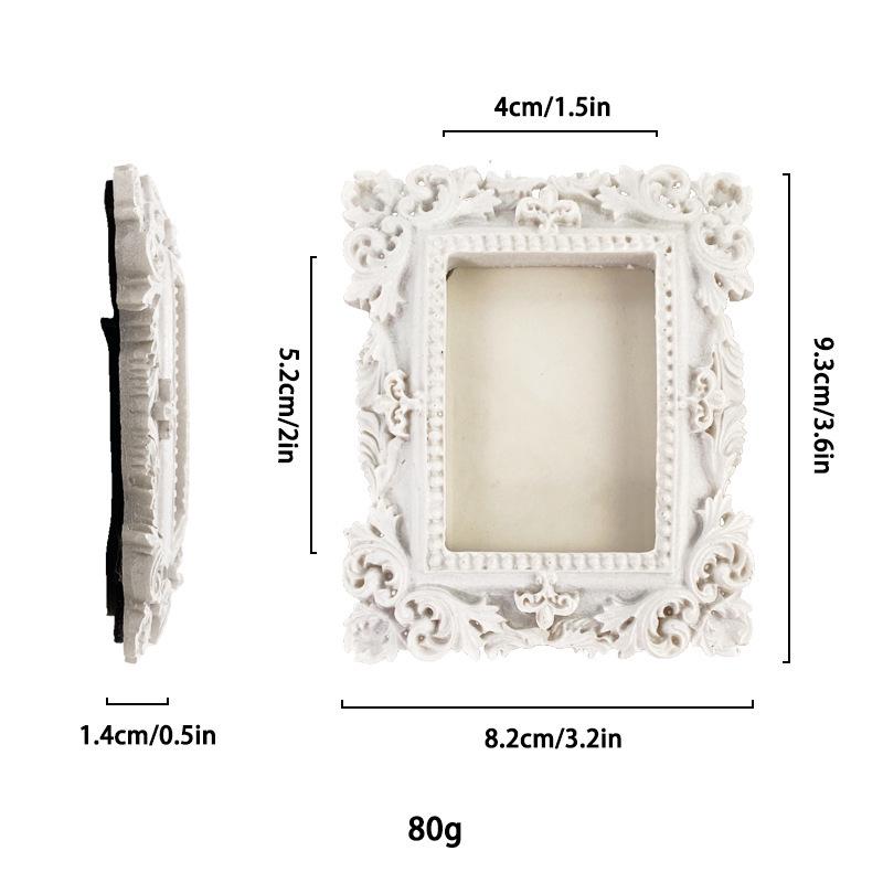 Victoria-Style Retro Resin Photo Frame Ornament - Light Luxury Badge Display Stand for Photo Props
