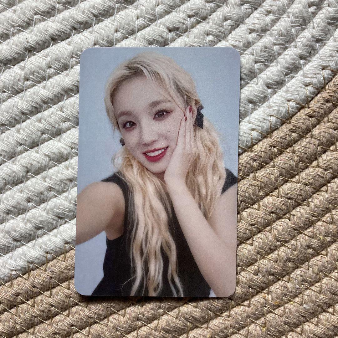 

[USED] (G)IDLE Ugi FC limited NEVERLAND member winning trading card
