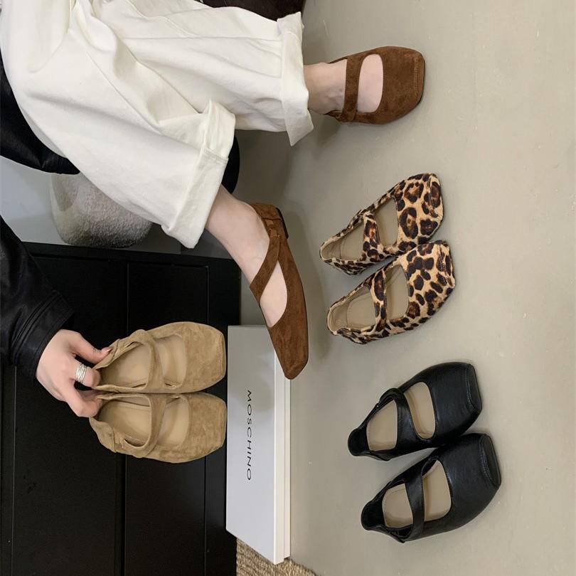 2025 new square head shallow mouth ballet shoes retro and old cross with pig nose thick heel Mary Jane single shoes women