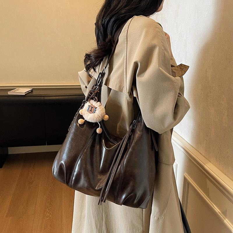 Vintage Tote Bag Women's 2025 Winter New Fashionable Large-capacity Shoulder Bag Trendy Versatile Commuter Messenger Bag
