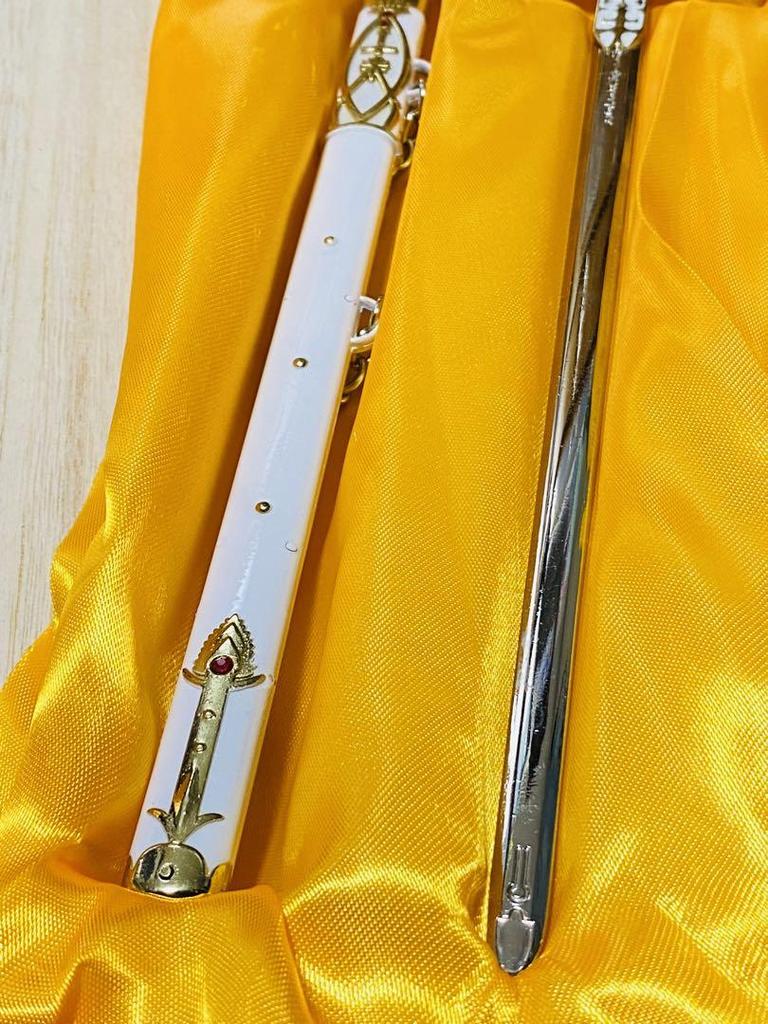 [USED] 30cm Excalibur White Fate Sword Mini Weapon Keychain Figure