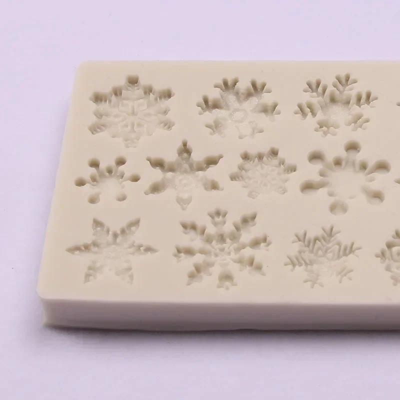 Christmas Snowflake Pattern Silicone Mold Baking Non-stick Heat-resistant Kitchen Cupcake Decoration Tool Chocolate Cake Mold