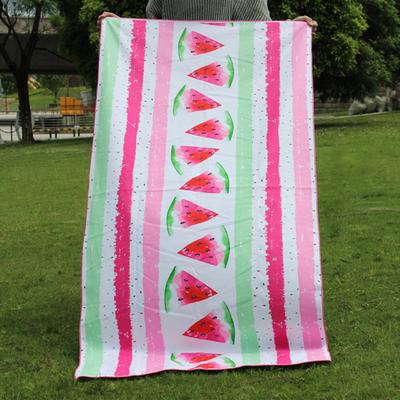 Praktyczny ręcznik plażowy z mikrofibry Odporny na zmarszczki Przyciągający wzrok Wiele stylów Prostokątny ręcznik plażowy w kwiaty na lato