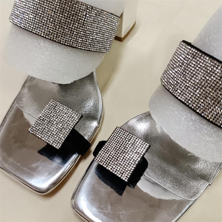 Fashion Glitter Slides Slippers Soft Female Shoes Rubber Flip Flops Square heel Jelly Comfort 2025 Summer Hawaiian Block Fabric Bling Cr