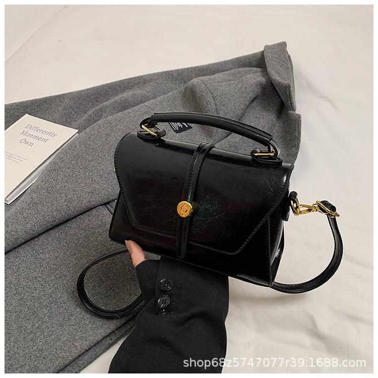 Fashionable and popular handbag bag women's 2025 Korean version of the new niche temperament shoulder bag foreign style retro crossbody bag
