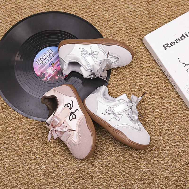 Mädchen Moralische Trainingsschuhe 2025 Frühling und Herbst neue Sportschuhe für Klassenkameraden Board-Schuhe Mädchenschuhe Weichsohlige Freizeitschuhe Babyschuhe