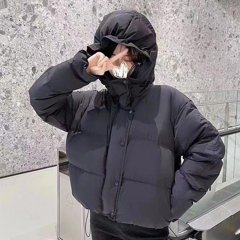 

Короткая женская куртка-пуховик с цветочной шапкой и симпатичным дизайном для холодной погоды M чёрный