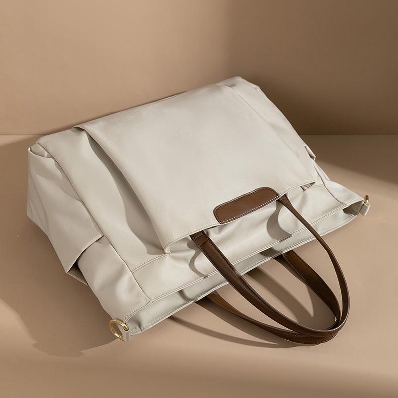 2025 Women's 15.6" Laptop Bag: New Style, Large Capacity, Lightweight, Ideal for Business Commute