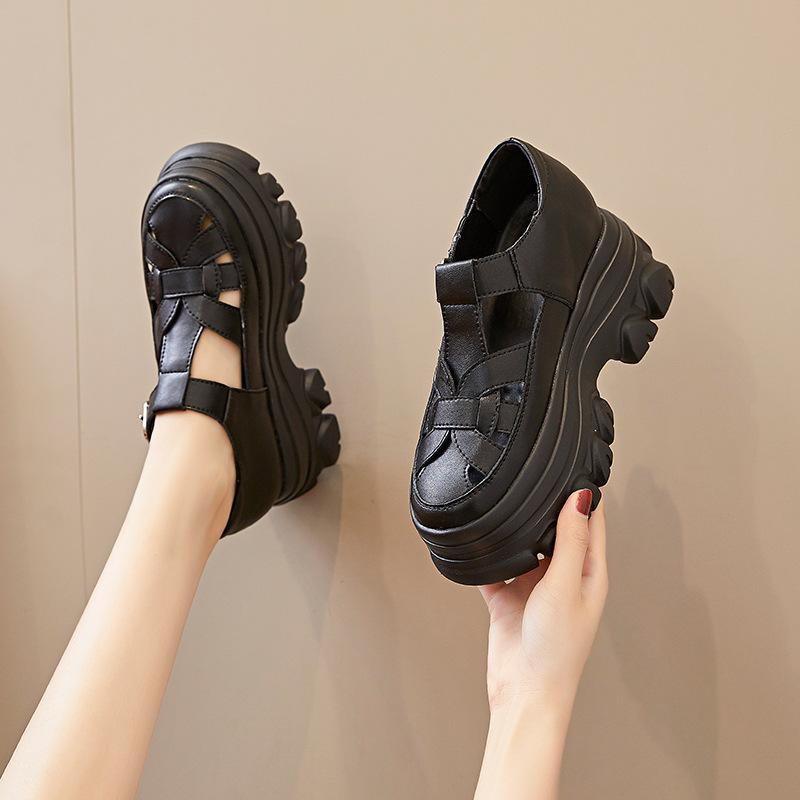 Korean version of thick-soled heightened leather bag head sandals women's 2025 summer new retro hollow muffin high-heeled Roman shoes