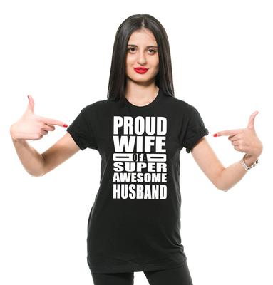 Maglietta Moglie Orgogliosa Unisex T-shirt Regalo per Moglie Regalo di Compleanno T-shirt Divertente T
