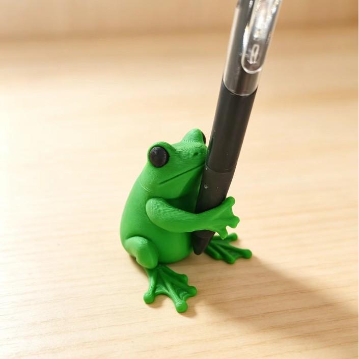 Adorable 3D Green Frog Pen Holder Multi-Functional Pen Stand Creative Stationery Storage Desktop Decor Frog Lovers Gift