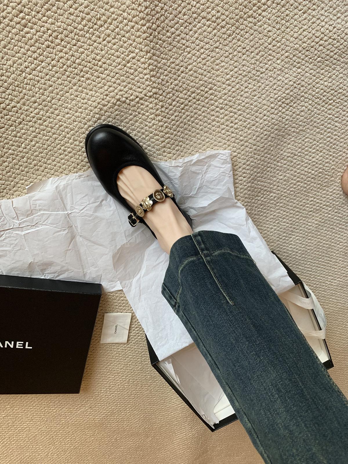 

Grape Mom Studiolee Vintage Versatile Leather Enamel Badge Buckle One Word Belt Light Mouth Ballet Single Shoes Women s Autumn 35