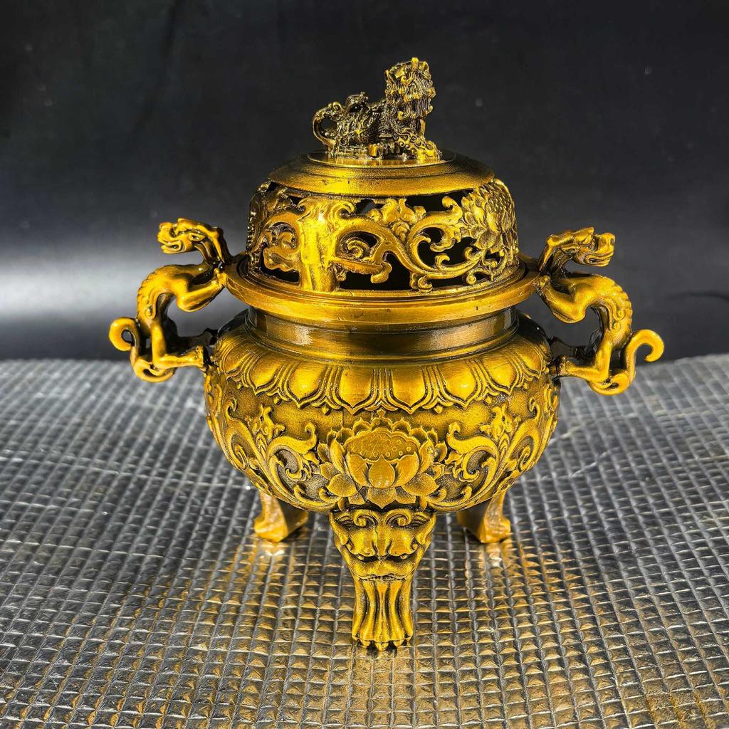 Brass animal head incense burner with lid, two dragons design, for indoor Buddhist shrines and tea ceremonies, sandalwood three-