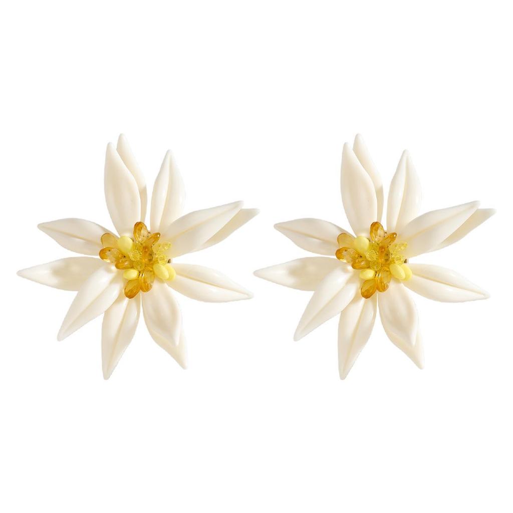 European & American White Flower Stud Earrings & Double-Layered Necklace Choker Set