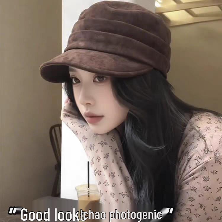 Korean Brown Equestrian Style Women's Flat Top Suede Cap - Face Slimming, Versatile for Spring and Autumn.