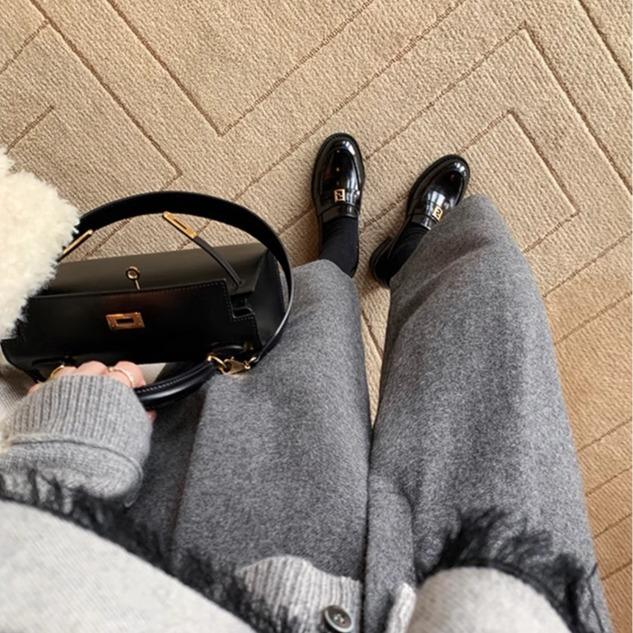 Grape Mother of the Same Style, Gold Small Square Buckle British Style Versatile Round Head Thick Heel Loafer Small Leather Shoes Women's Winter