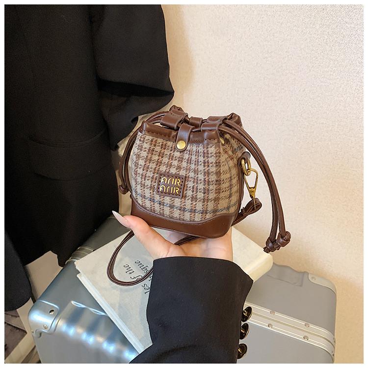 Mini Stylish Pu Backpack For Kids Featuring Breathable Material And Chic Colors