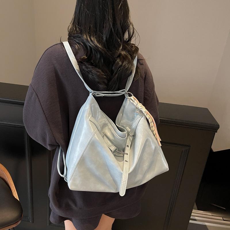 Large-capacity commuter bag women's 2025 new high-end simple and versatile shoulder bag student class messenger bag