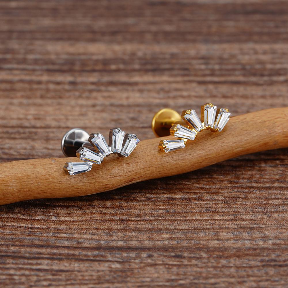 Right Grand ASTM F136 Titanium 16G Baguette CZ Cluster Labret Stud Trapezoid Tragus Monroe Helix Cartilage Earlobe Piercing