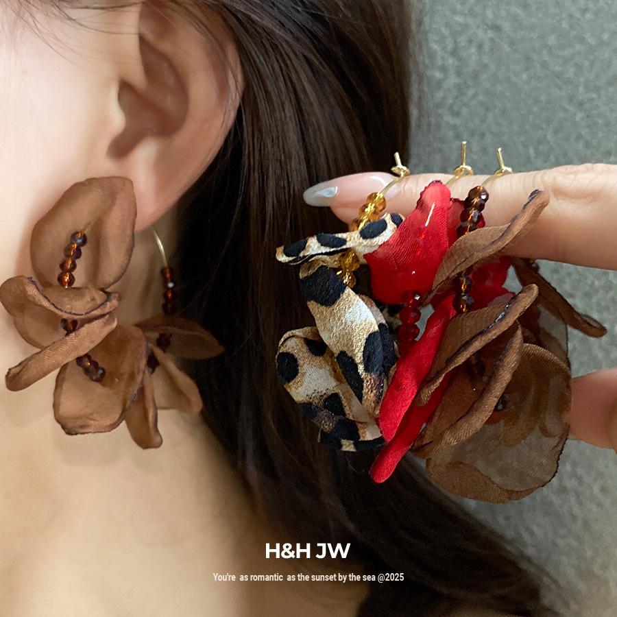 Fabric flower round leopard print ear buckle autumn and winter fashion personality versatile earrings temperament advanced sense earrings women