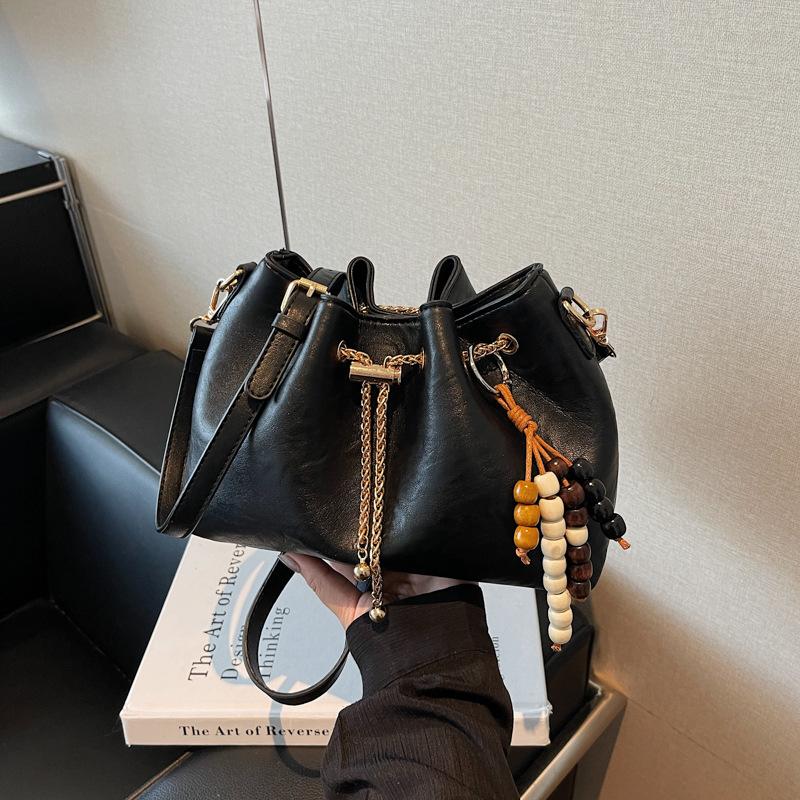 High-value Niche Chain Bucket Bag Women's Autumn and Winter New Retro Versatile Shoulder Messenger Bag