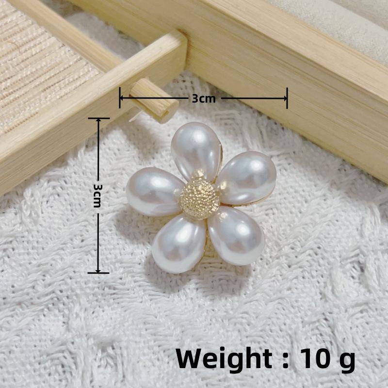 High-End Women's Butterfly Anti-Exposure Fashion Brooch
