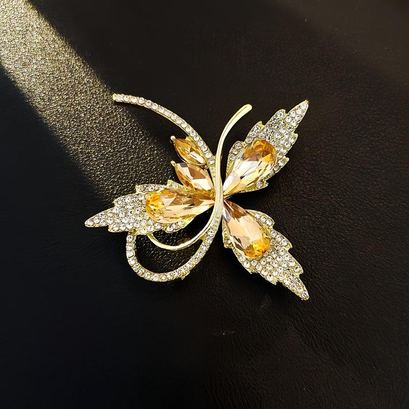 High-End Light Luxury Flower Brooch Female Heavy Industry Design Sense Animal Brooch Diamond Corsage Coat Clothing Accessories