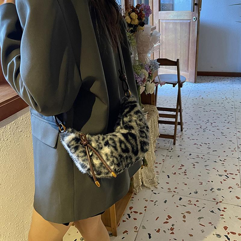 Leopard Print Faux Fur Shoulder Bag Vintage Women Plush Warm  Adjustable Strap Crossbody Bag CLE