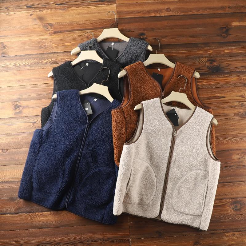 Double-Sided Fleece Thick Warm Vest Unisex Standard Fit V-Neck Casual Fashion for Men and Women To Wear in Autumn Winter