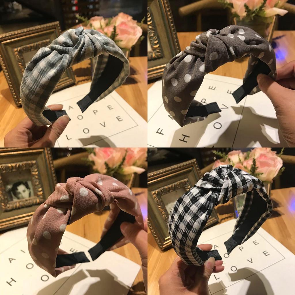 Stylish Women's Cute Hair Band With Twist Band And Wide Brimmed Design For Effortless Chic