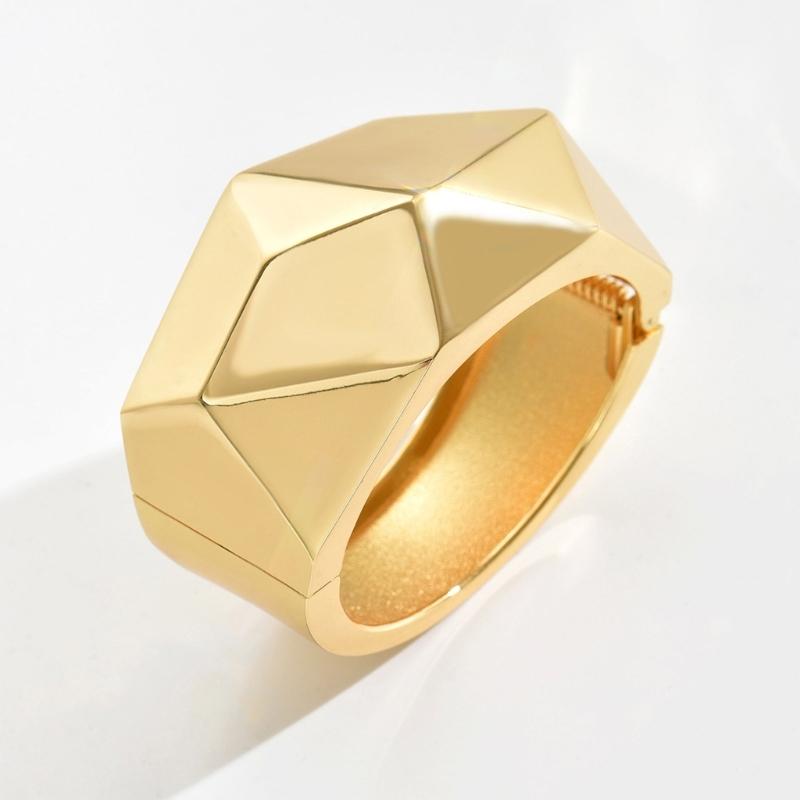 Minimalist Alloy Bracelet for Women Elegant Design Wristband Accessory Perfect for Any Occasion and Enhancing Style