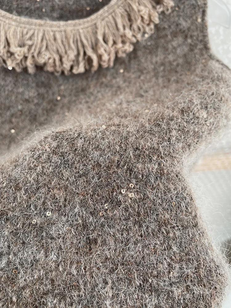 Pletená vesta Podzim & Zima 2024: 30% Mohér, 25% Vlna se střapci