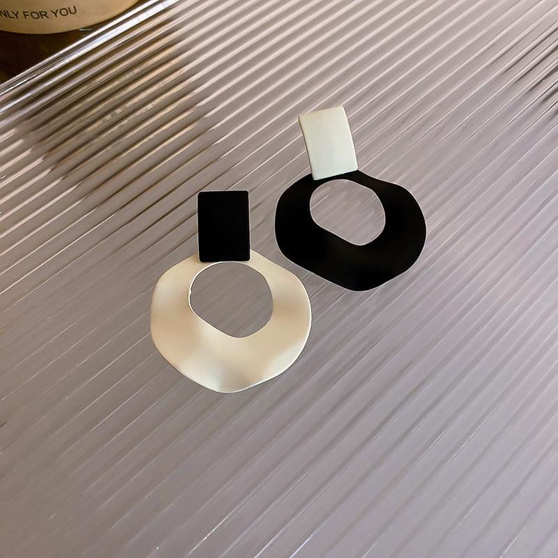 

Серьги Dopamine Geometric Irregular Circle, женские, японские, корейские, простые, индивидуальные, художественные, модные, ювелирные изделия чёрный