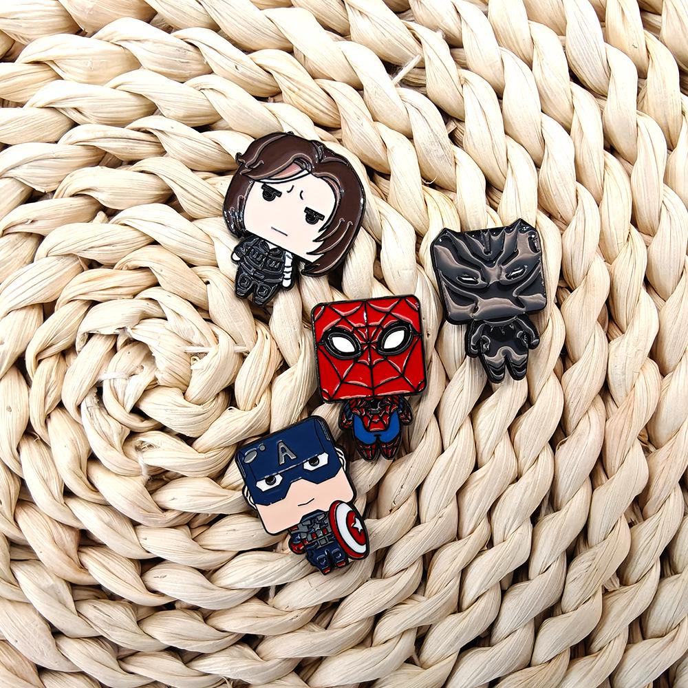 Marvel Q Superhero Brooch: Classic Avengers Spider-Man & Captain America Badge.