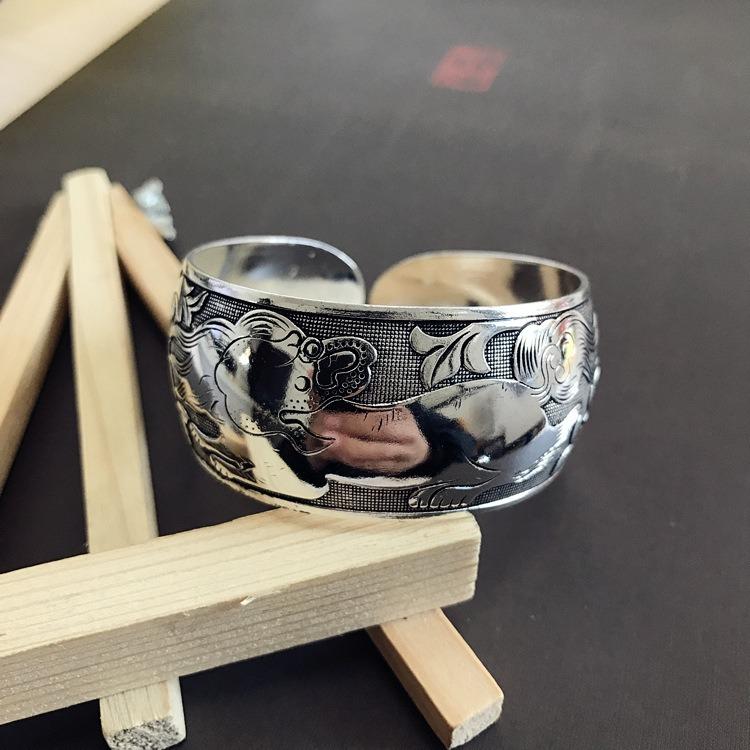 Stil etnic retro Brățară de argint versiune lată model sculptat Brățară de braț boem feminin Brățară tibetană Accesorii retro