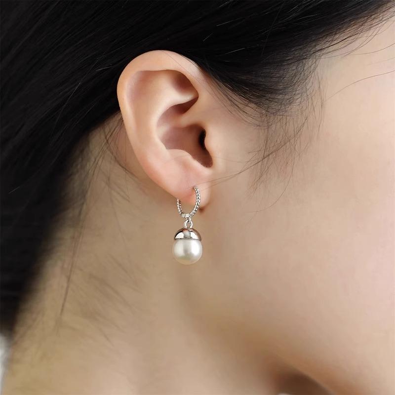 Sense of Design Pearl Earrings Female Fashionable and Versatile Light Luxury Sense of Senior Sense of Earrings Delicate Small Earrings