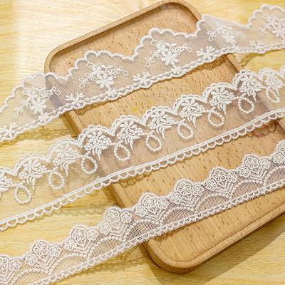 4 metri/lotto 3 stili tra cui scegliere 3 cm/4,5 cm/4,7 cm Retro Beige Cotone Qualità Rete Fiore Ricamato Pizzo per Bambole/Vestiti per Animali/Tenda/Vestito