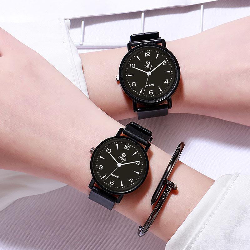Korean Style Retro Quartz Watch for Middle School and College Entrance Exams – Simple, Classic, Unisex Little Black Watch