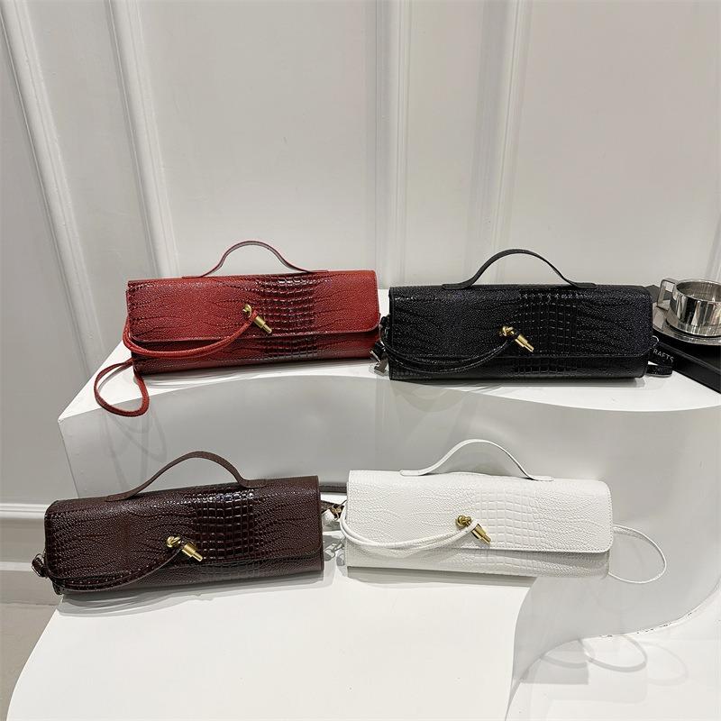 Hot-selling snake pattern clutch bag, organ bag, horizontal light luxury small square bag, portable shoulder messenger dinner bag