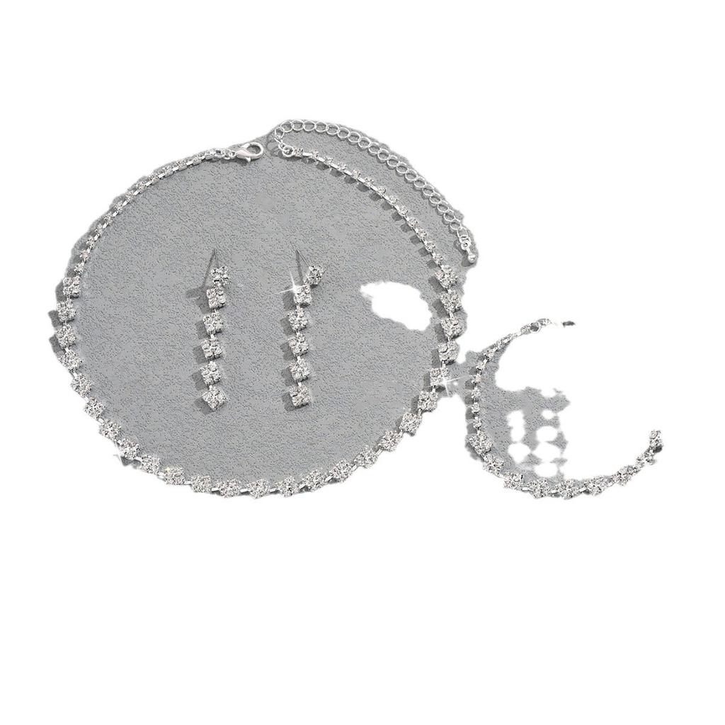 New Elegant Women's Set of Exquisite Claw Chain Necklace, Exaggerated Earrings, Bracelet Set, Water Drop Neck Chain, Banquet Accessories for Women