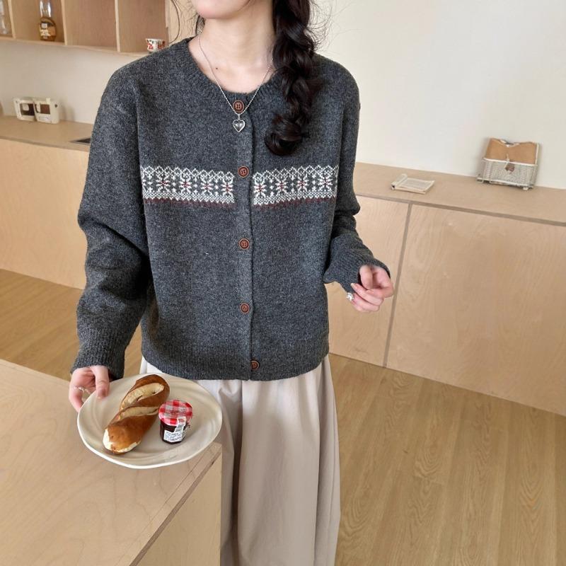 Autumn and Winter New Top Jacket Retro Jacquard Knitted Cardigan Women's Long-sleeved Fair Island Women's Sweater