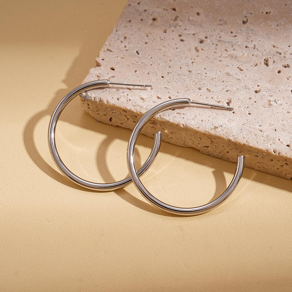 Smooth Geometric Round Silver Needle Stud Earrings, Metallic Sense, Fashionable and Versatile Temperament Earrings