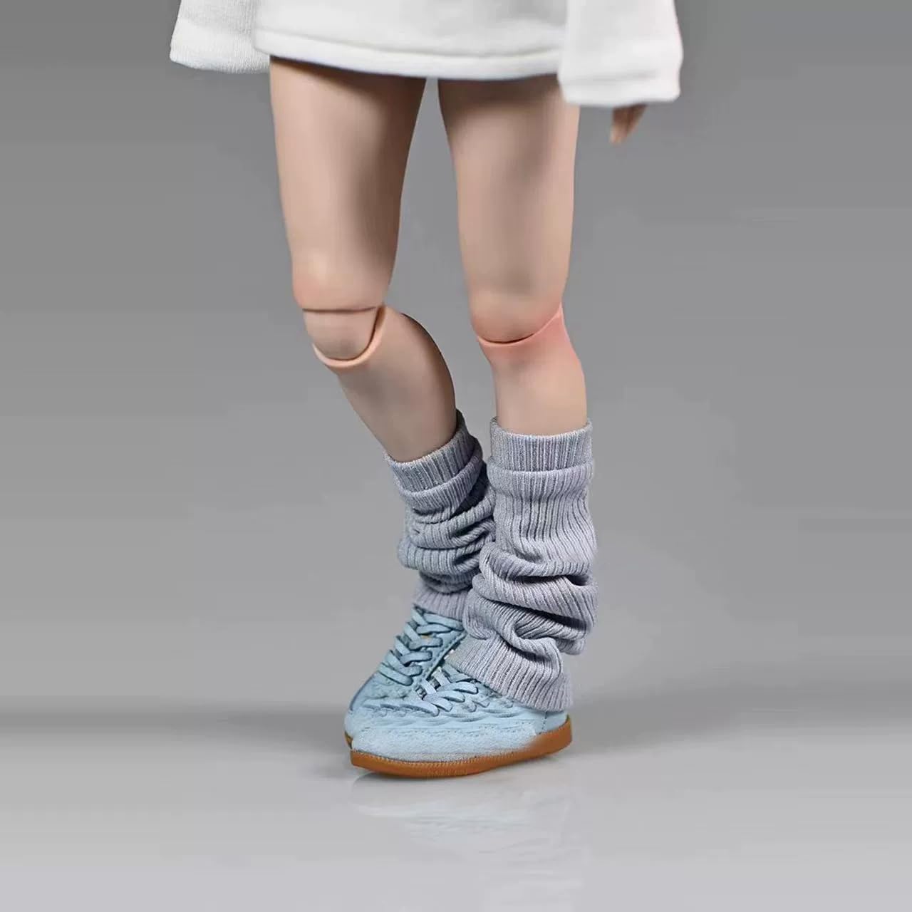 

HAMRETHYPPZ Милый набор, Одежда для мужских и женских фигурок масштаба 112, Повседневный набор, Размер масштаба 112, Нарядите свои масштабные фигурки, Милые носки, Книга с чулками (Глава