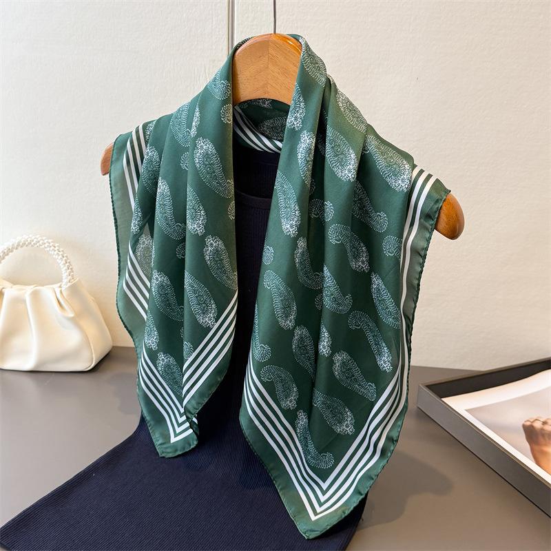 European and American silk scarves are versatile, high-end cashew print simulation silk square scarf, shawl neck small square scarf, headscarf, scarf