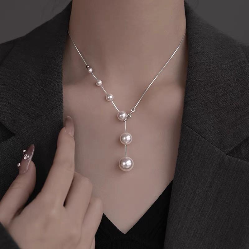 Womens Pearl Necklace Minimalist Luxury Sweater Chain Clavicle Pendant Fashion Commute