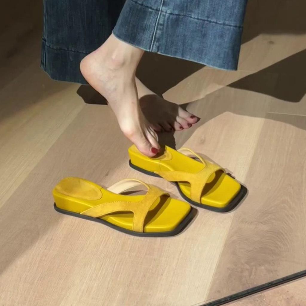 Summer new square head flat bottom cool slippers women's skirt one word beach cool slippers women wear flat shoes