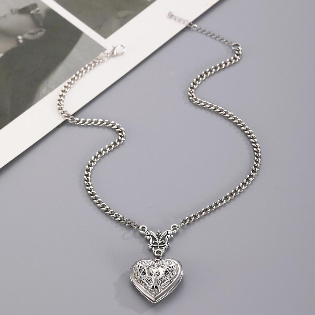 Retro Victoria Minimalist Mini Silver Peach Heart Necklace Photo Box Necklace Pendant