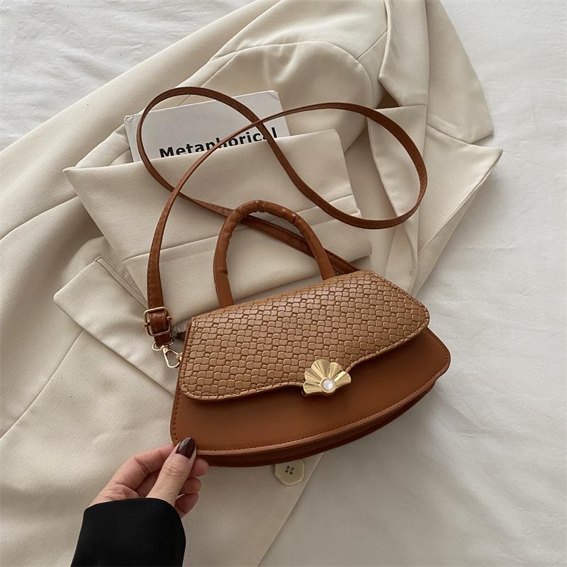 

Весенняя модная сумка женская сумка 2025 новая ретро сумка на плечо подмышку красивая сумка-мессенджер повседневная сумка-седло коричневый