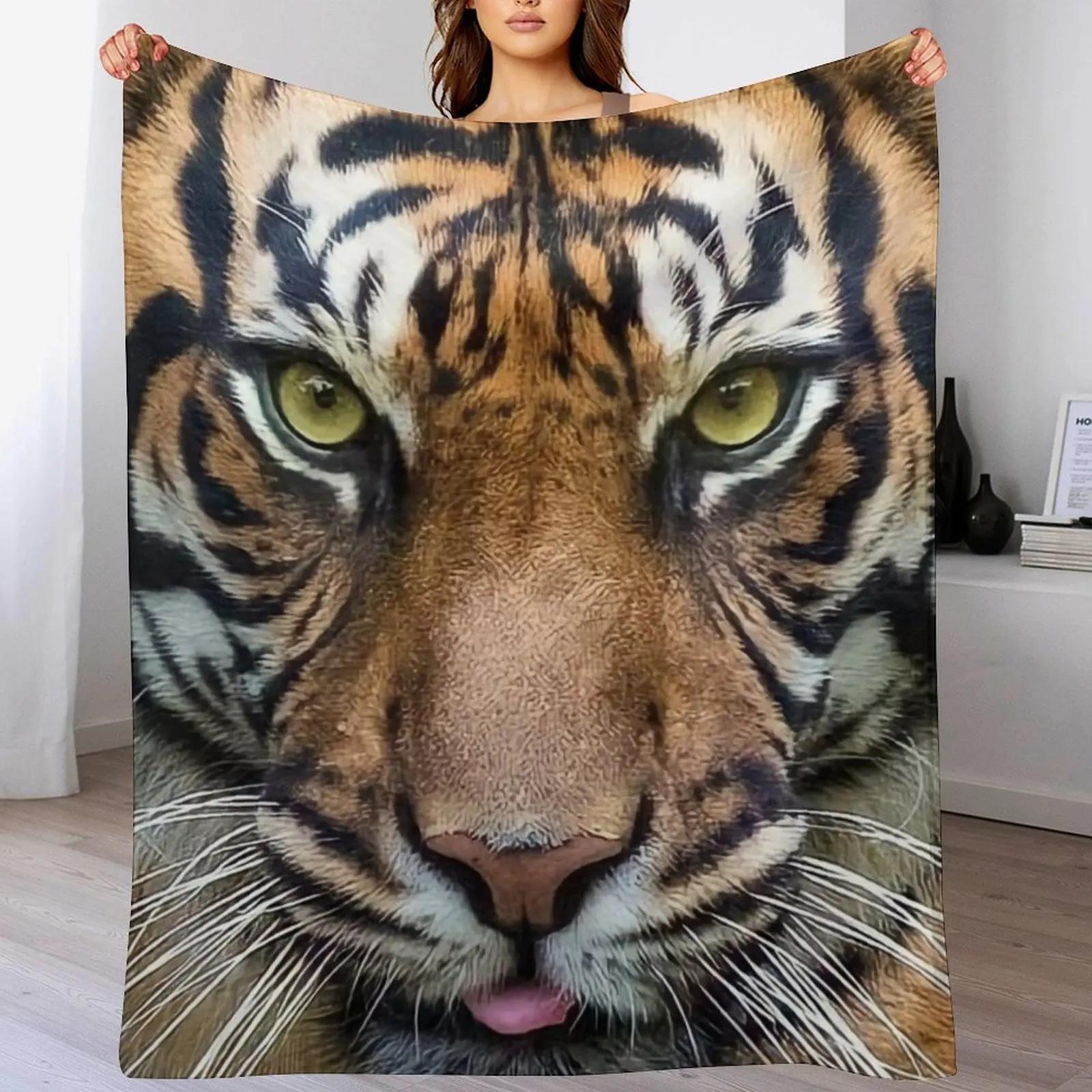 New Awesome Tiger Close Up Throw Blanket Travel Size Cozy Blanket for Plane Train 75X95CM